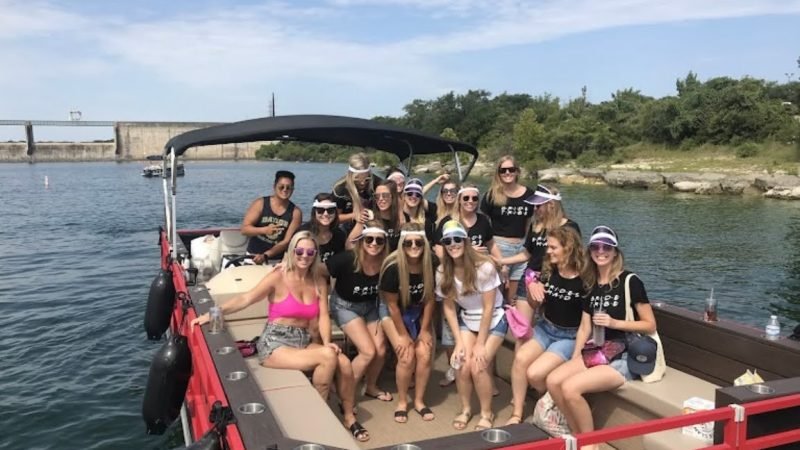 5 Creative Corporate Retreat Ideas That Look Great on a Yacht